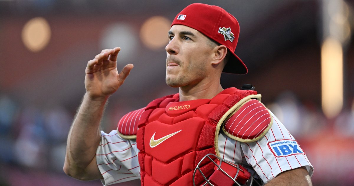 Are the Phillies missing opportunities while waiting for J.T. Realmuto to decide on their offer?
