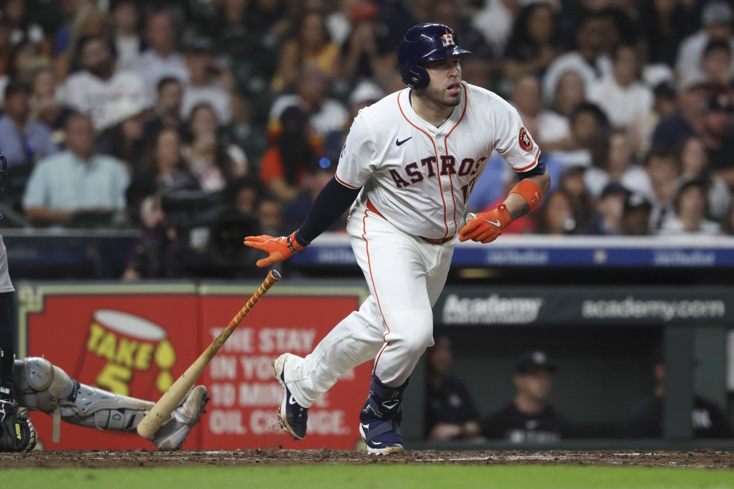 Will Brewers Sign a Veteran Backup Catcher, While They Still Have the Chance? - Brewers