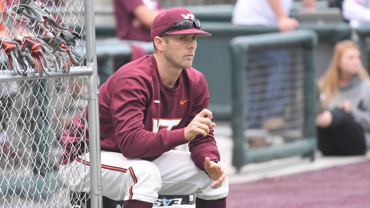 Boston College quarterback Dylan Lonergan