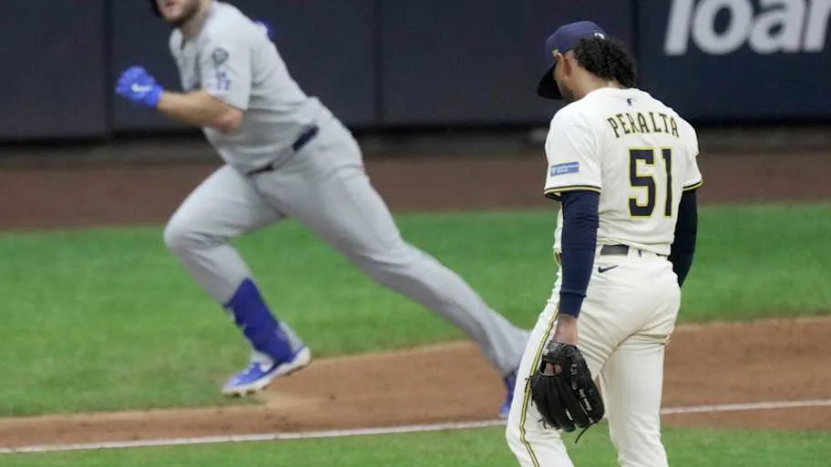 Milwaukee Brewers pitcher Freddy Peralt