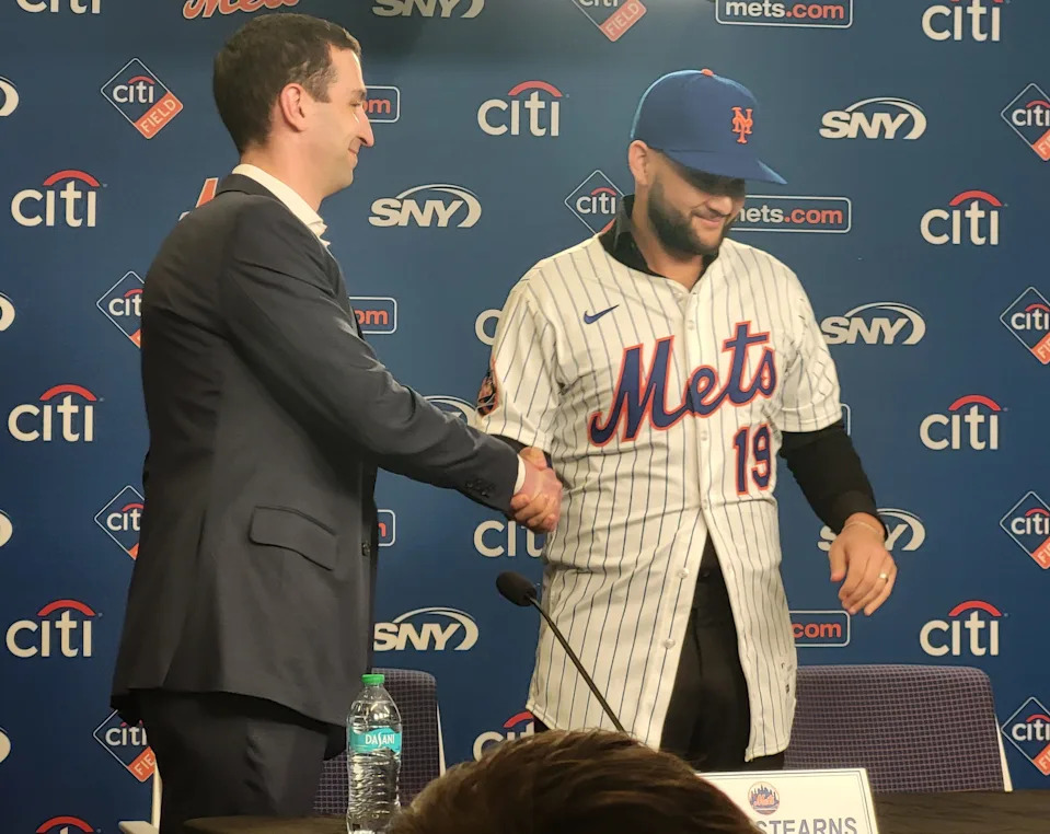 Bo Bichette, right, is introduced as a member of the Mets by president of baseball operations David Stearns on Jan. 21, 2026, at Citi Field.