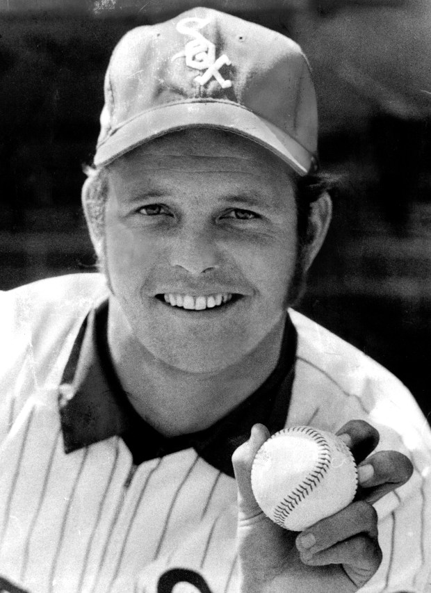 White Sox pitcher Wilbur Wood shows his knuckleball grip on April 26, 1972, at Comiskey Park. (Ray Gora/Chicago Tribune)