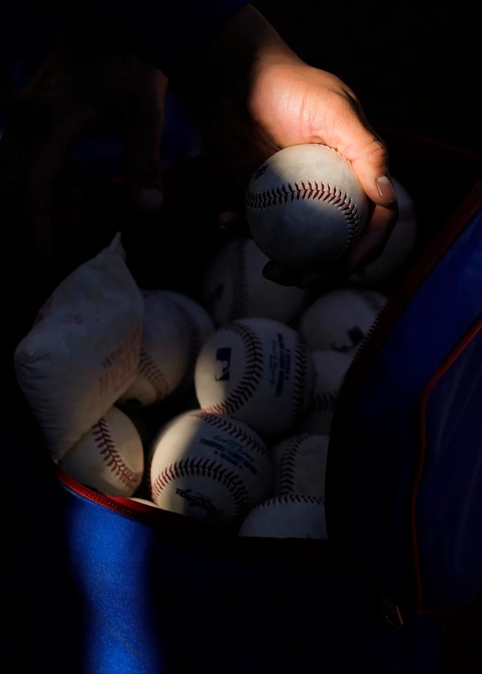 Chicago Cubs starting pitcher Shota Imanaga prepares to pitch in the bullpen