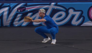 Rangers have pre-Winter Classic baseball catch at loanDepot park 