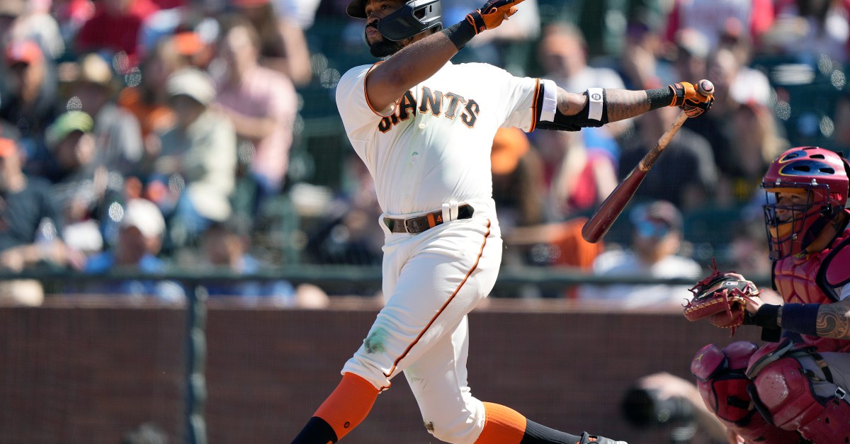 SF Giants News: Former Giants OF announces retirement