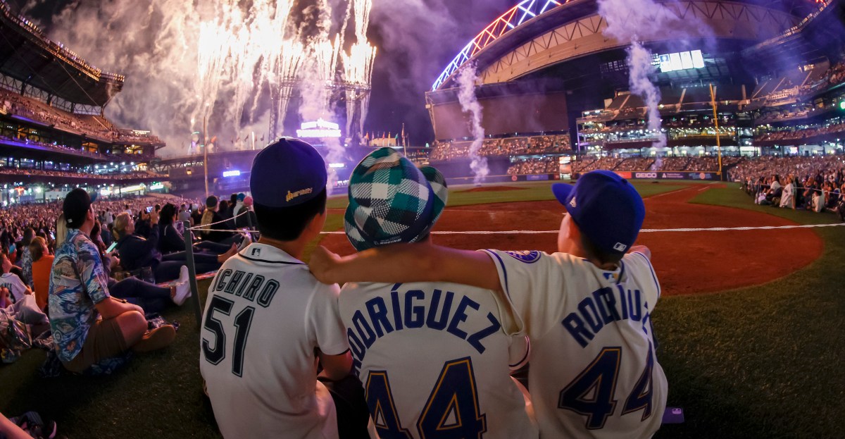 Friday Feedbag: Go-to karaoke songs for Seattle Mariners