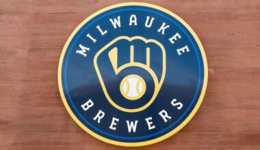 Brewers, 8 other MLB teams end deals with FanDuel Sports Network
