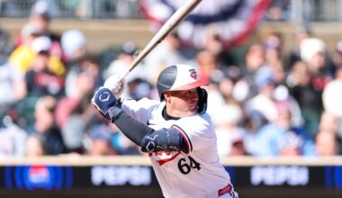 Padres offer new chapter for Jose Miranda