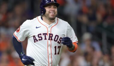 Twins Sign Catcher Victor Caratini