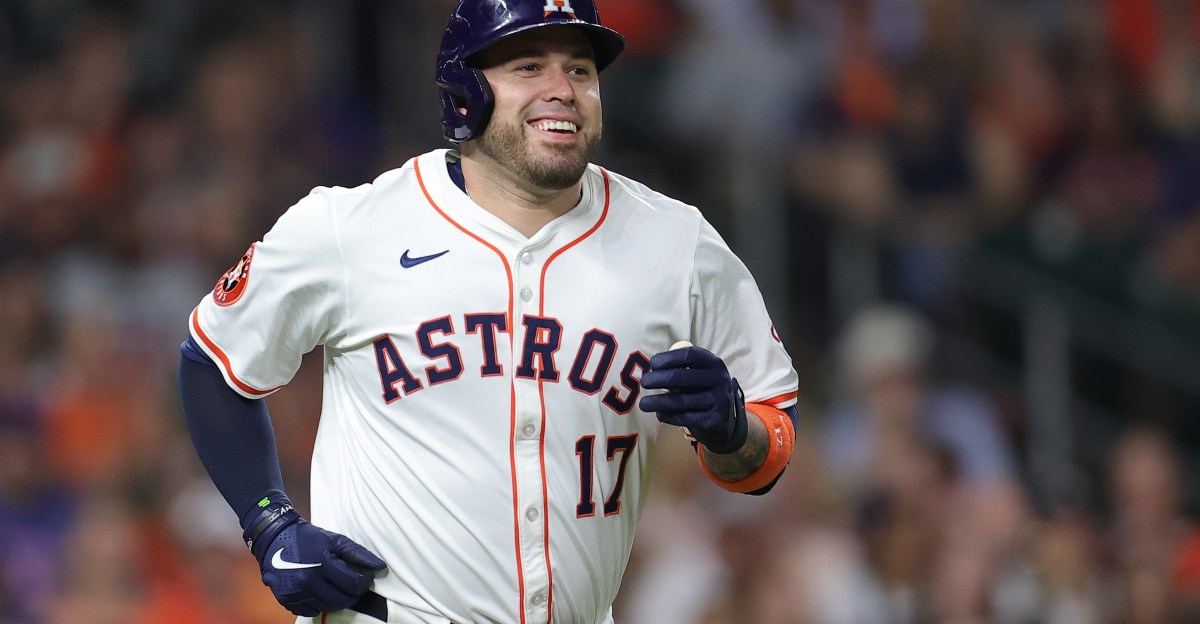 Twins Sign Catcher Victor Caratini