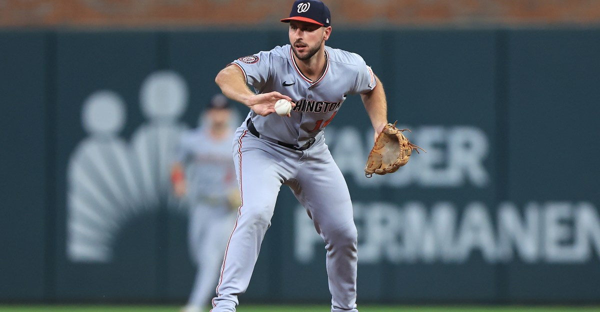 Yankees sign veteran infielder Paul DeJong to minor-league deal