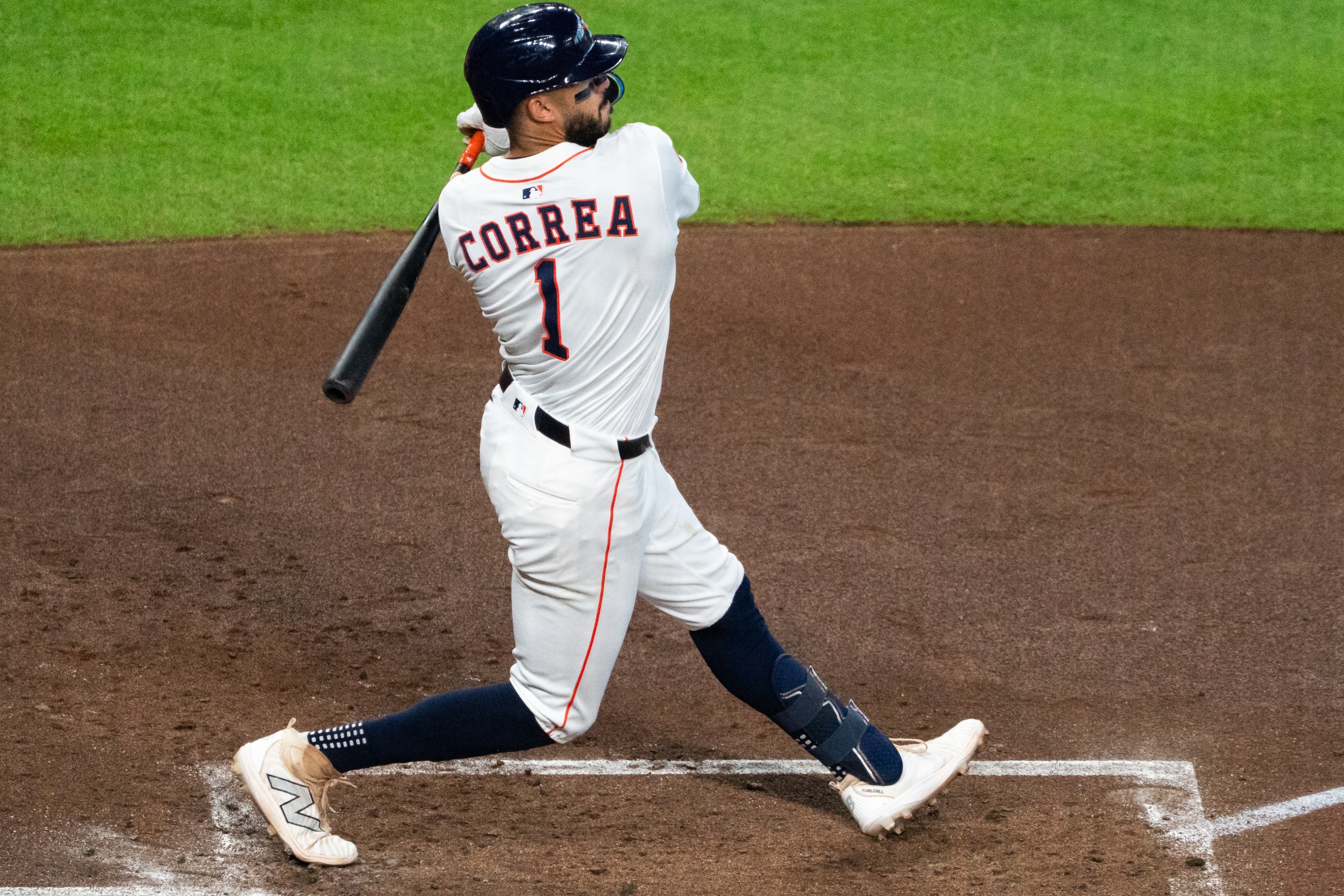 HOUSTON, TEXAS - SEPTEMBER 20: Carlos Correa #1 of the Houston Astros hits a single in the first inning against the Seattle Mariners at Daikin Park on September 20, 2025 in Houston, Texas. (Photo by Houston Astros/Getty Images)