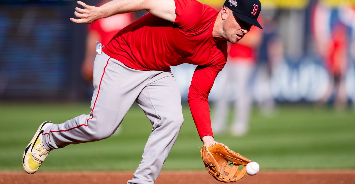 Red Sox rumored to make “aggressive” Alex Bregman offer