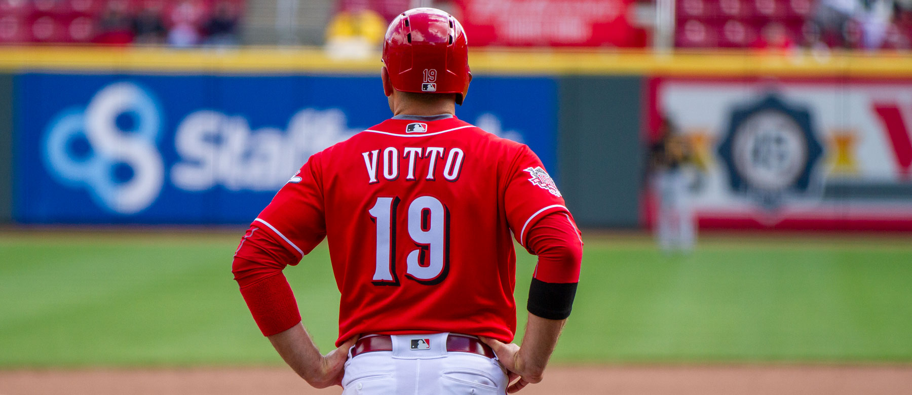 Former Reds star Joey Votto returns to the broadcast booth