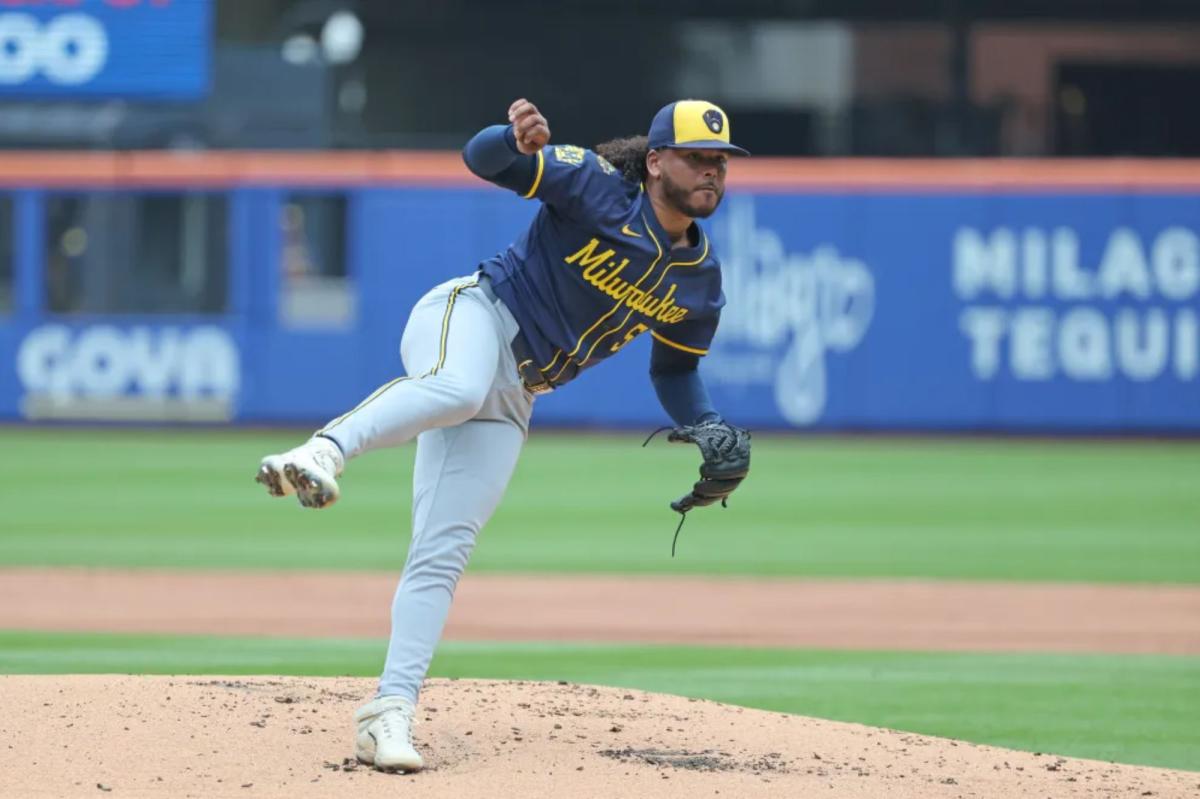 Mets acquire Freddy Peralta in blockbuster trade with Brewers