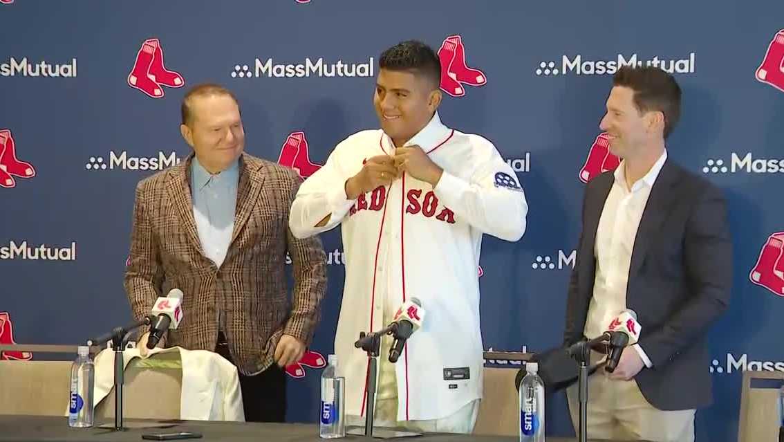 Red Sox introduce pitcher Ranger Suarez after reaching 5-year deal