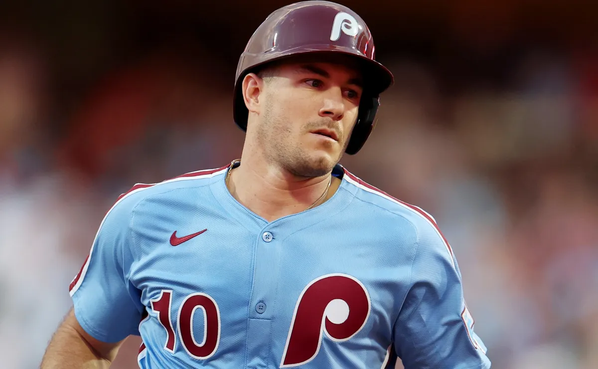Phillies reportedly still hopeful on re‑signing J.T. Realmuto despite Bo Bichette rumors