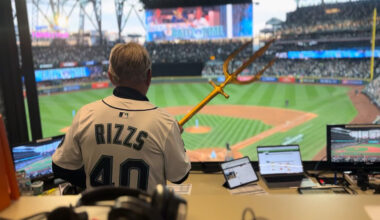 This is M's fans' opportunity to celebrate Rick Rizzs