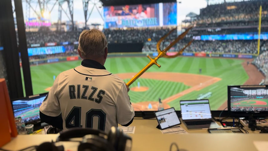 This is M's fans' opportunity to celebrate Rick Rizzs