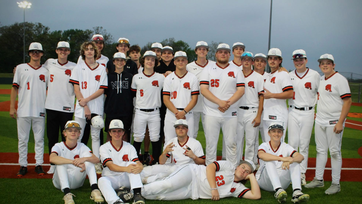 NWA father and son raising money for the Gravette baseball team