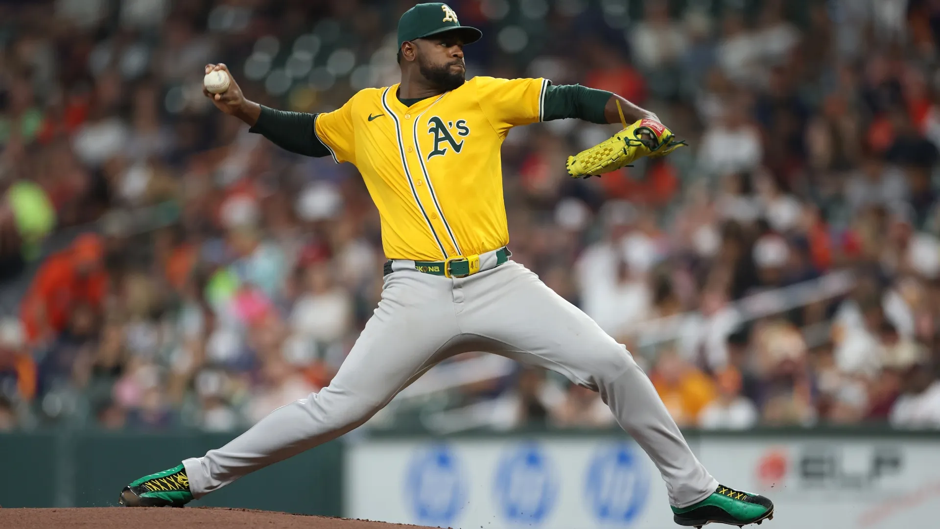 Luis Severino #40 of the Athletics pitches in the first inning against the Astros. Tim Warner/Getty Images)