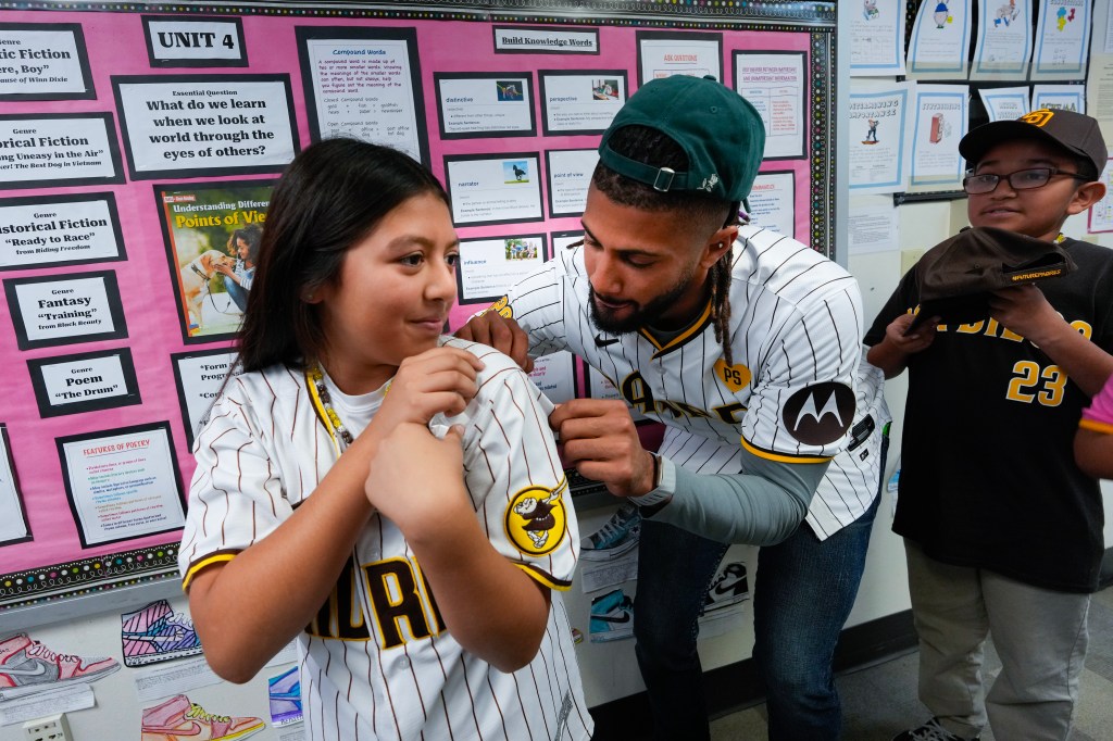 Padres' community tour a thank you ahead of 2026 season