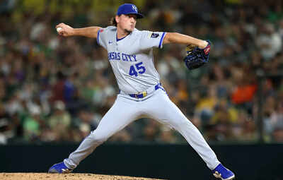 Arizona Diamondbacks sign veteran reliever Taylor Clarke after Kansas City Royals decline arbitration