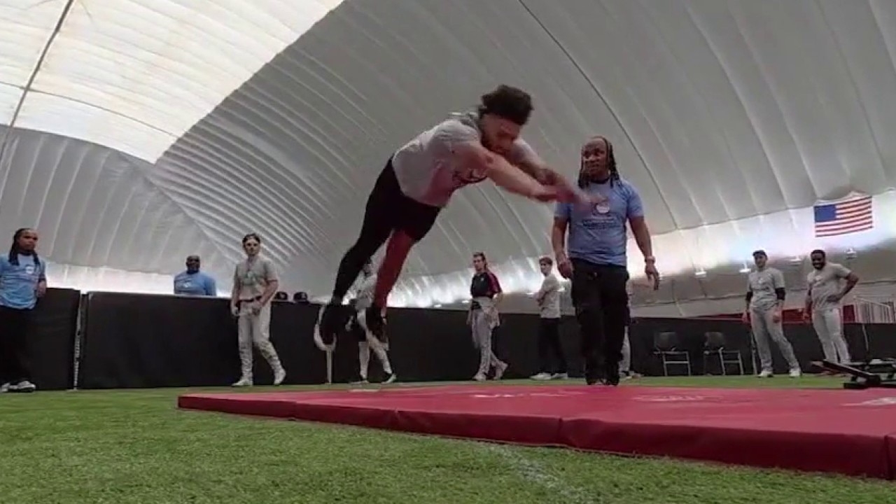 Chicago Snowballs aim to mix baseball and entertainment