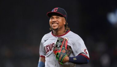 José signs contract extension with Guardians