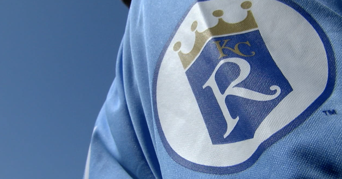 Clay Co. commissioner pulls back from Royals; Talks continue with KCMO mayor