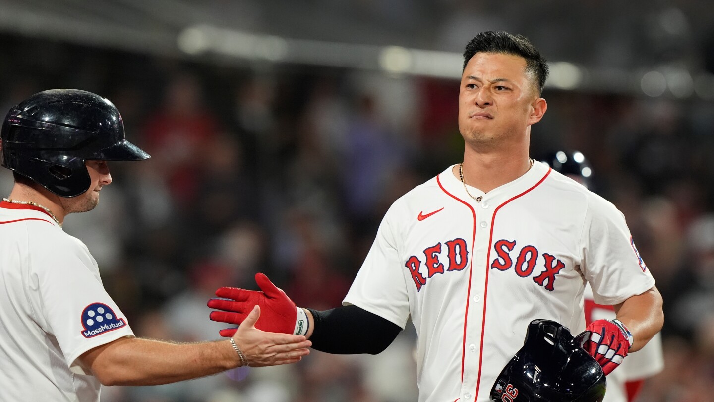 Details of Rob Refsnyder's $6.25 million, 1-year contract with the Seattle Mariners