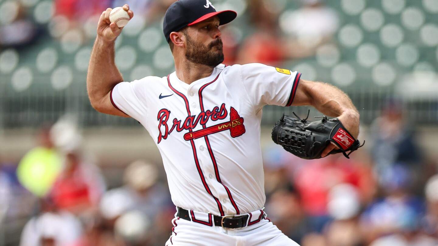 Braves bolster bullpen by signing right-hander Tyler Kinley to $4.25M, 1-year deal