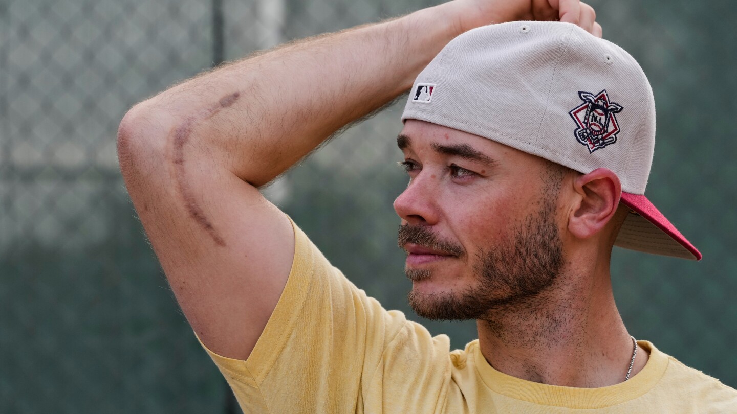 Pitcher Daulton Jefferies tries for another comeback