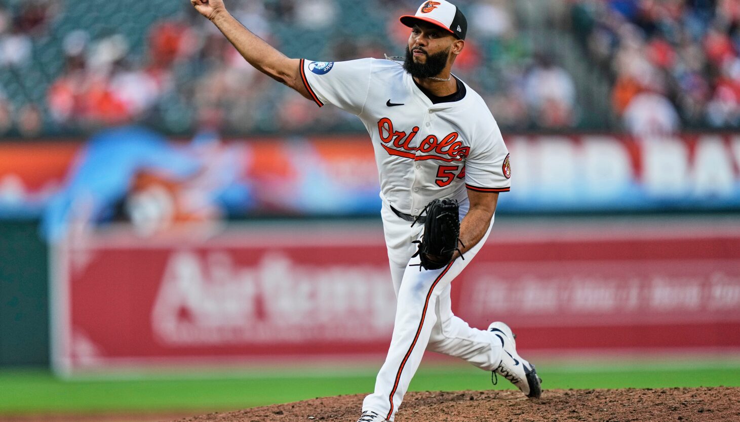 White Sox hope new reliever Seranthony Dominguez will 'stabilize' bullpen late in games