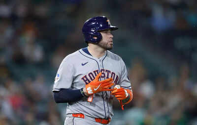 Minnesota Twins secure Victor Caratini with a two-year agreement after he produced 2.7 WAR for the Houston Astros