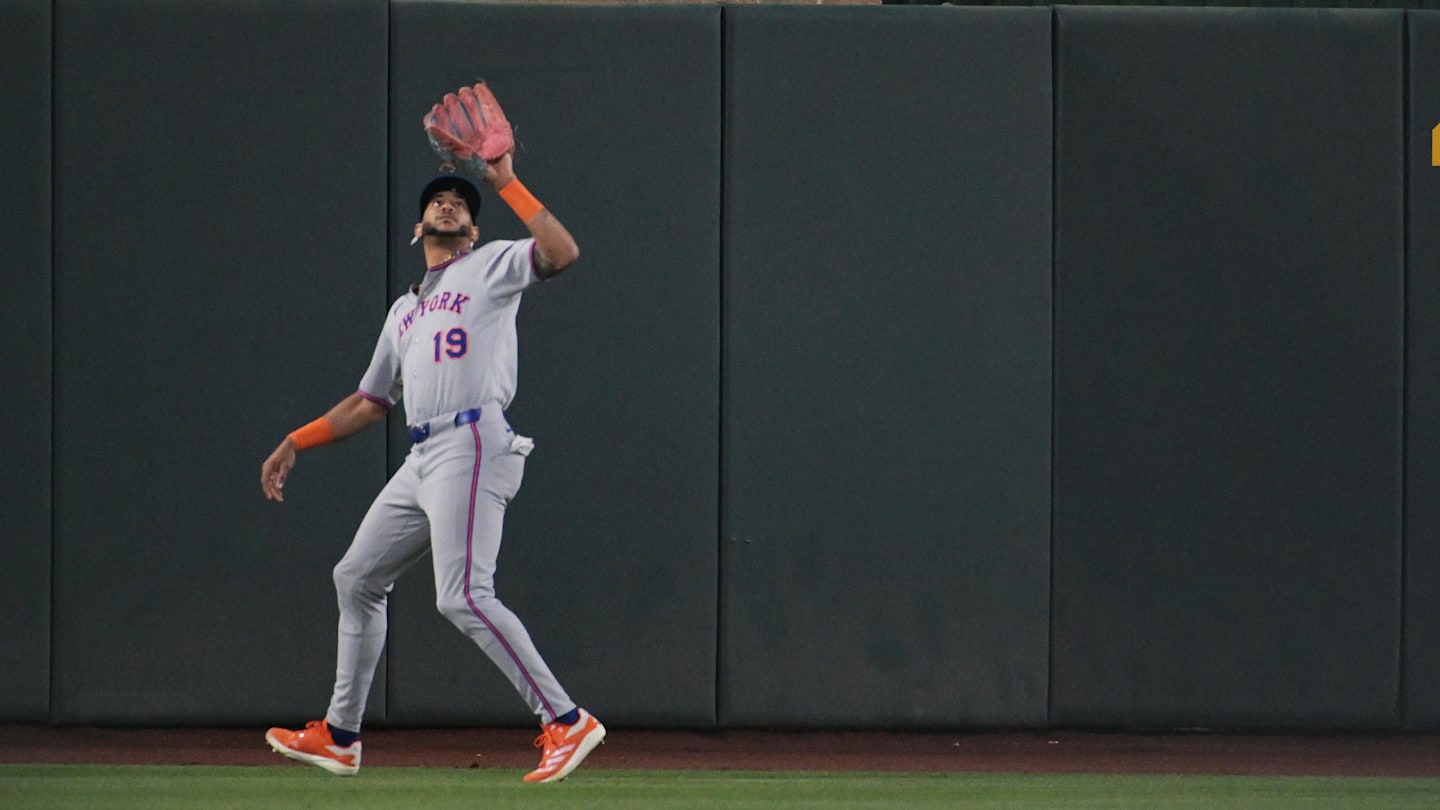 Apr 11, 2025; West Sacramento, California, USA; New York Mets outfielder Jose Siri (19) makes a catch second inning of the game against the Oakland Athletics at Sutter Health Park. Mandatory Credit: Ed Szczepanski-Imagn Images