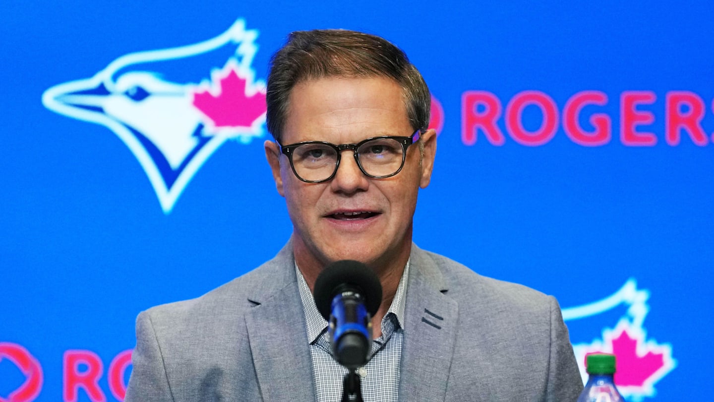 Blue Jays Linked to Blockbuster Trade for Superstar Cardinals Relief Pitcher