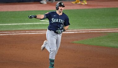 Seattle Mariners catcher Cal Raleigh (29) runs after hitting a solo home run against the Toronto Blue Jays.
