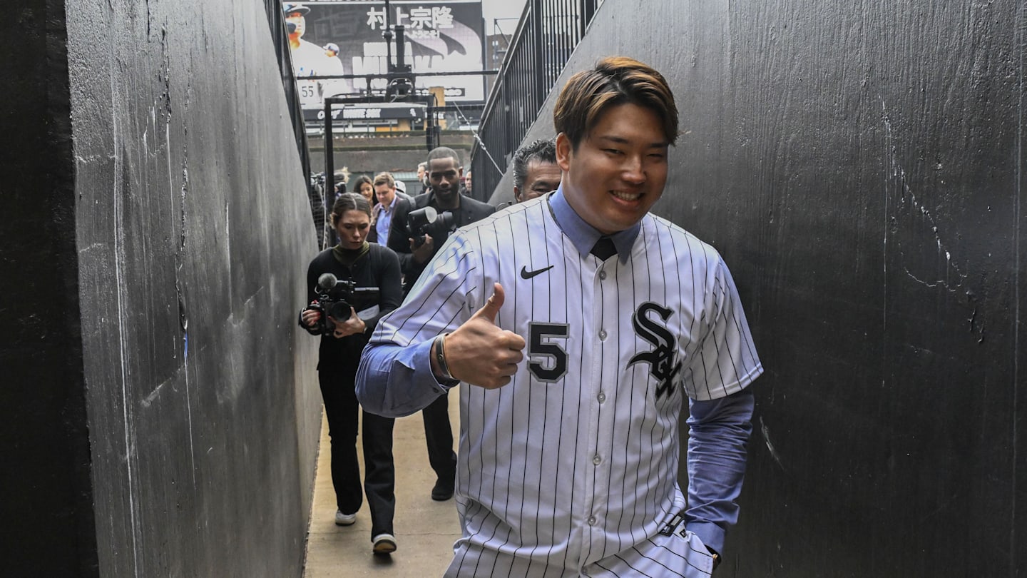 Yoshinobu Yamamoto had Request for Miguel Vargas After Munetaka Murakami Signed With White Sox