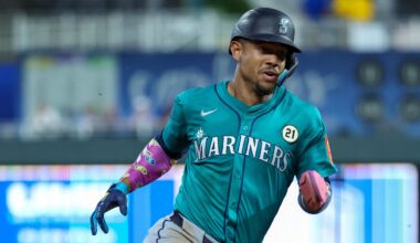Can Mariners star Julio Rodriguez join the vaunted 40-40 Club this season?