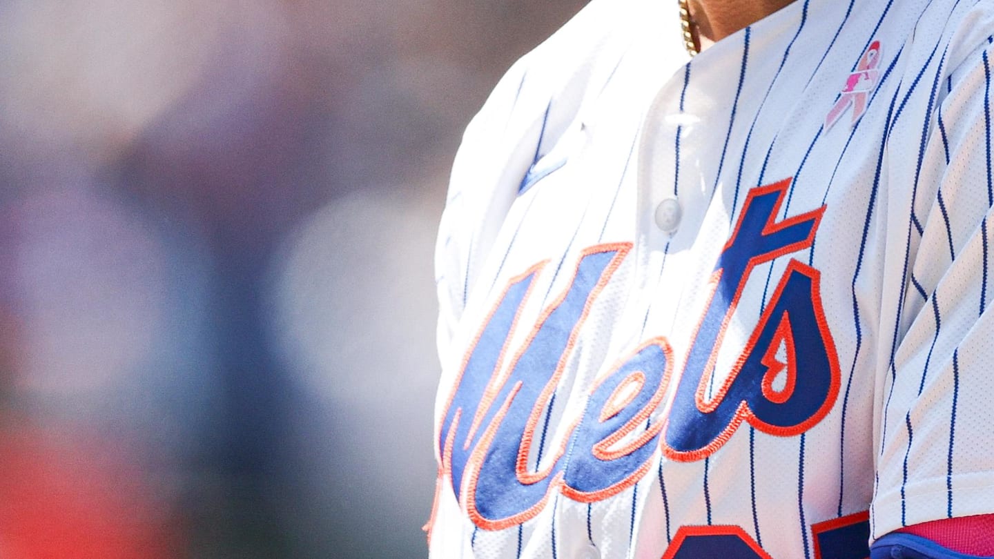 May 11, 2025; New York City, New York, USA; New York Mets third baseman Mark Vientos (27) reacts after hitting an RBI single during the eighth inning against the Chicago Cubs at Citi Field. Mandatory Credit: Vincent Carchietta-Imagn Images