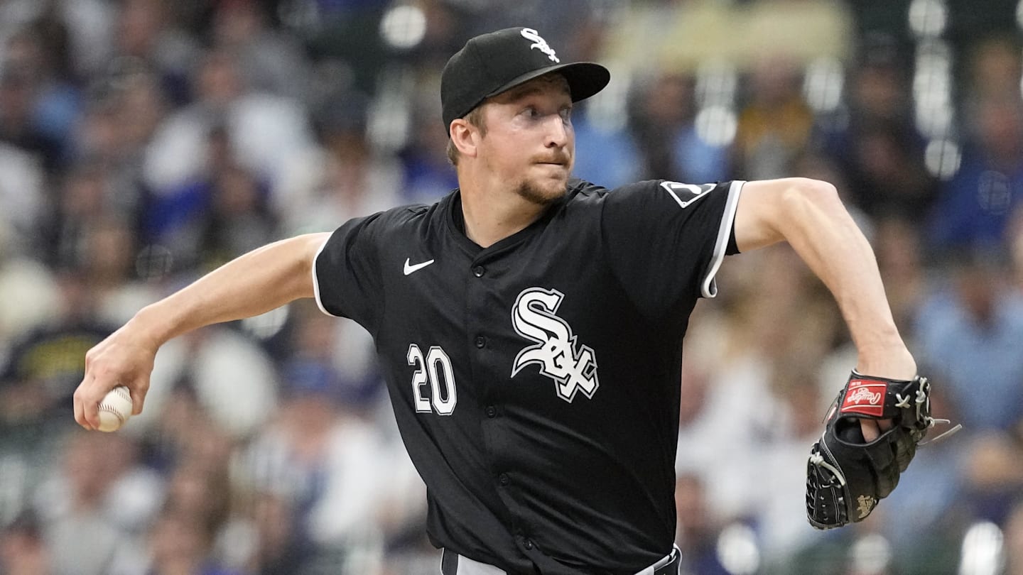 May 31, 2024; Milwaukee, Wisconsin, USA;  Chicago White Sox pitcher Erick Fedde (20) throws a pitch during the first inning against the Milwaukee Brewers at American Family Field. Mandatory Credit: Jeff Hanisch-Imagn Images
