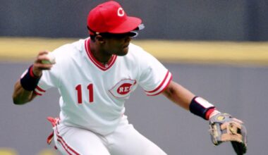 Barry Larkin Says Goodbye After Hall of Fame Career with Cincinnati Reds