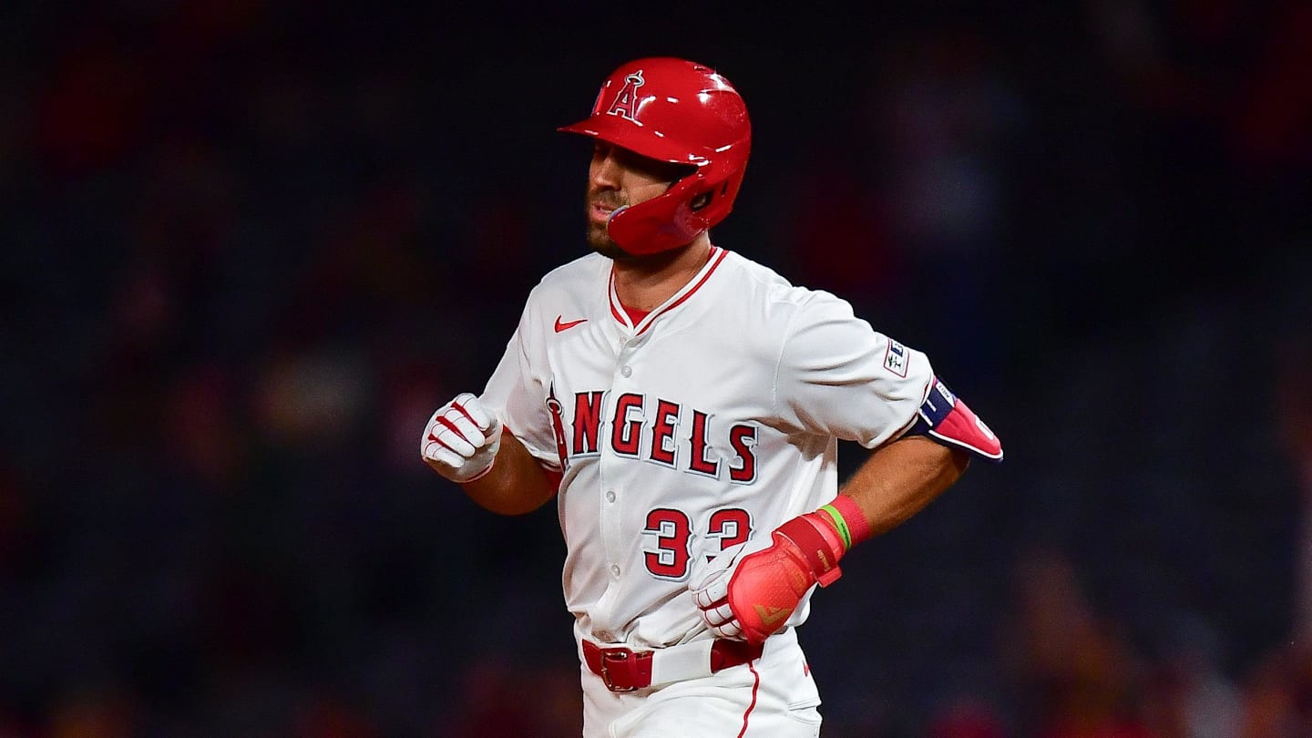 Los Angeles Angels right fielder Chris Taylor