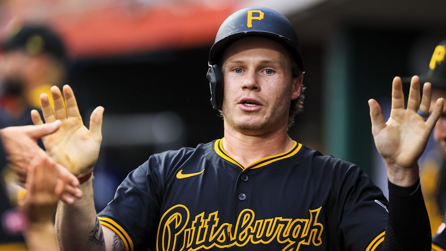 Pirates DFA Long-Time Outfielder