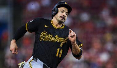 Pittsburgh Pirates outfielder Bryan Reynolds (10) scores on a double hit by first baseman Spencer Horwitz.