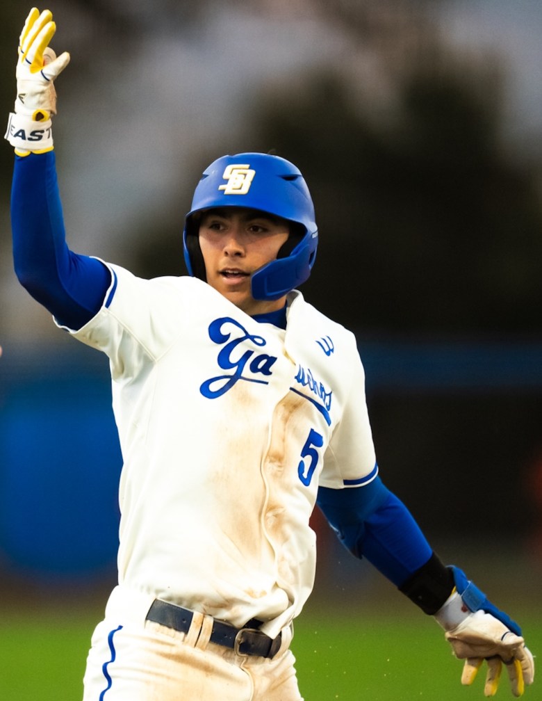 Junior infielder Jonathan Mendez acknowledges the cheers from UCSB’s dugout after hitting one of his team-high 11 home runs last season.