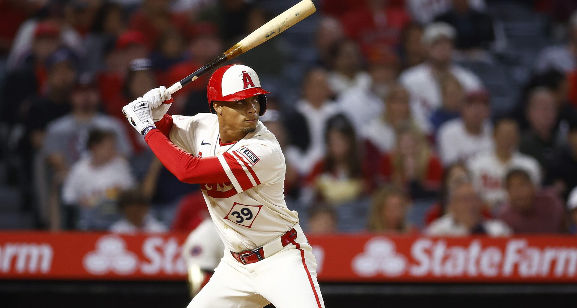 Brewers Sign Former 1st-Round Pick to Add Outfield Depth Before Spring Training