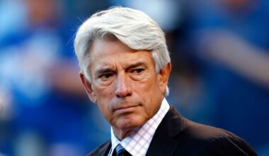 Ex-catcher, Blue Jays broadcaster Buck Martinez, 77, retires