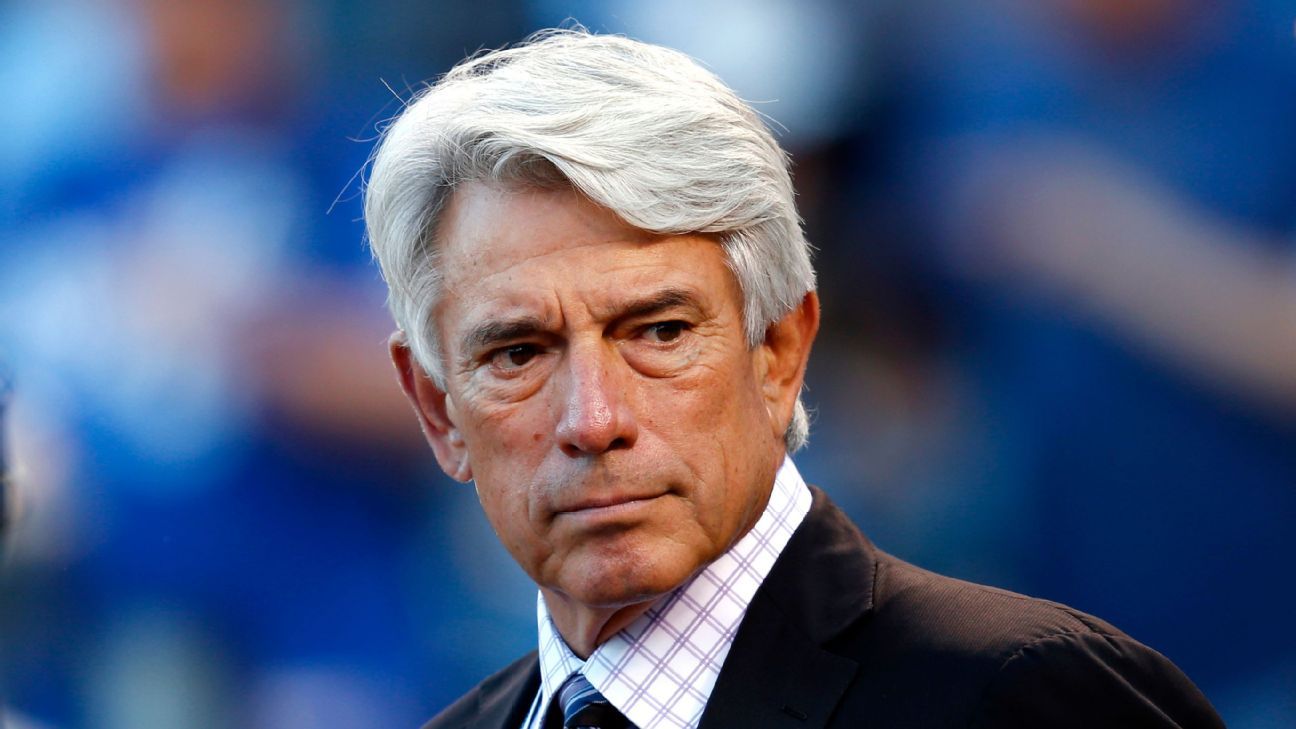 Ex-catcher, Blue Jays broadcaster Buck Martinez, 77, retires